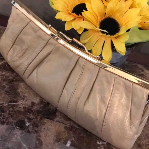 Beautiful Lambskin Leather clutch. - Picture 2 of 8